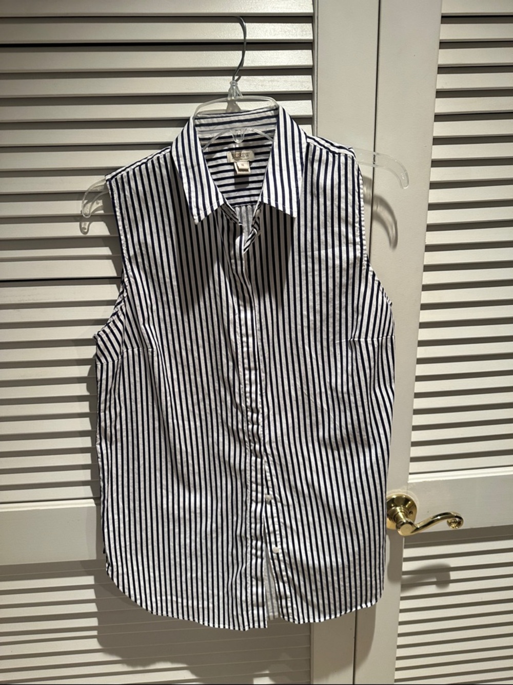 J Crew Sz 8 , B&W Vertical Stripe, sleeveless Button-Down